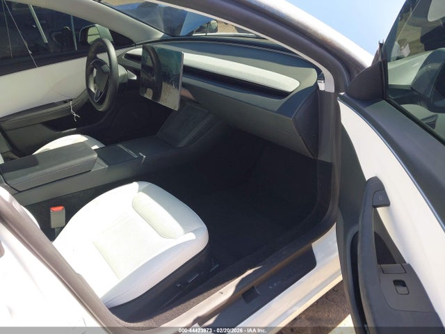 Продаж на аукціоні авто 2025 Tesla Model 3, vin: 5YJ3E1EAXSF017091, номер лоту: 44423973