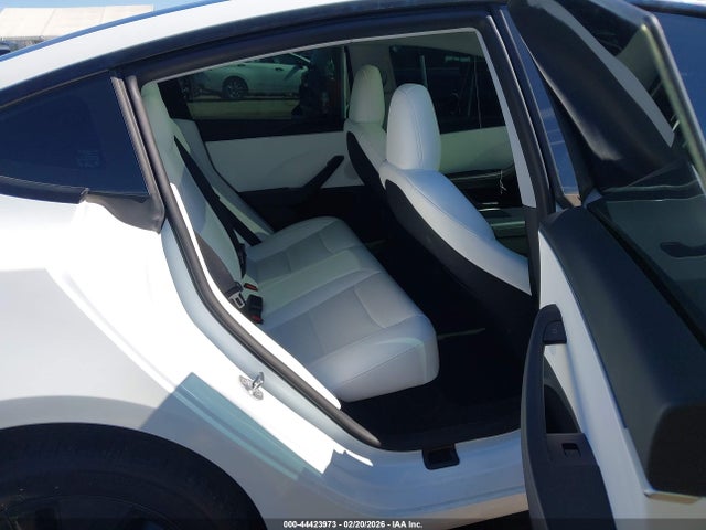 Продаж на аукціоні авто 2025 Tesla Model 3, vin: 5YJ3E1EAXSF017091, номер лоту: 44423973