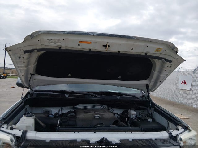 5TFFW5F10GX196139 Toyota Tundra Limited 5.7l V8
