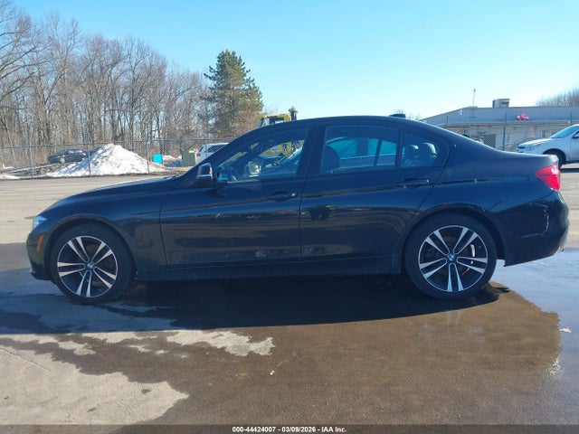 2018 Bmw 330i Xdrive მანქანა იყიდება აუქციონზე, vin: WBA8D9C53JEM31713, აუქციონის ნომერი: 44424007