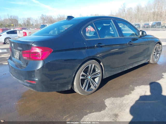 2018 BMW 330I WBA8D9C53JEM31713 Photo 3