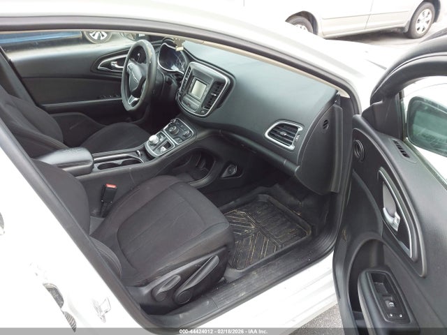 44424012 :رقم المزاد ، 1C3CCCAB1FN716797 vin ، 2015 Chrysler 200 Limited مزاد بيع