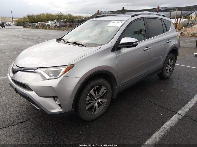 JTMRFREV1JJ225280 Toyota Rav4 Xle