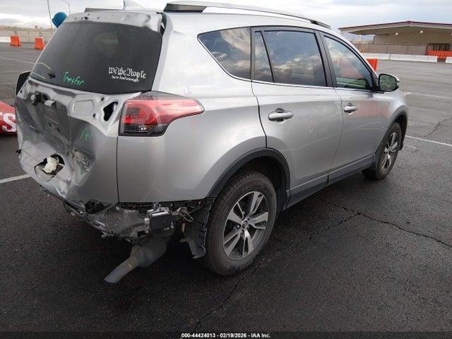 JTMRFREV1JJ225280 Toyota Rav4 Xle