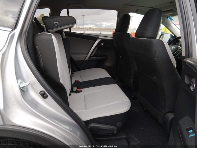 JTMRFREV1JJ225280 Toyota Rav4 Xle