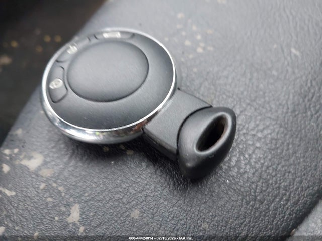 2010 MINI COOPER WMWMF3C55ATZ25587 Photo 10