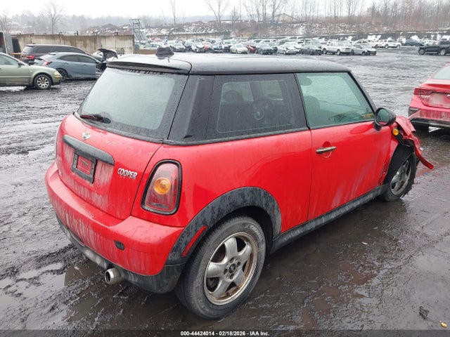 2010 MINI COOPER WMWMF3C55ATZ25587 Photo 3