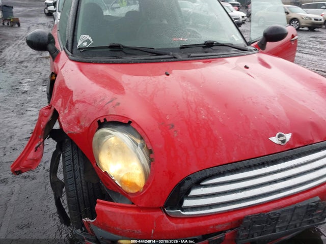 2010 MINI COOPER WMWMF3C55ATZ25587 Photo 5