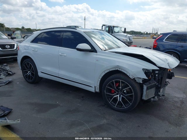 2021 AUDI Q8 WA1EVAF16MD020212 Photo 0