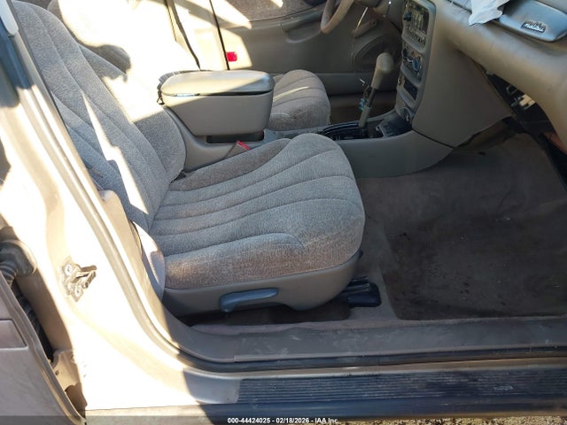 1998 CHEVROLET MALIBU 1G1ND52M8WY109235 Photo 4