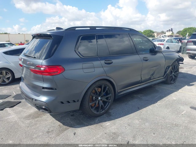 44424031 :رقم المزاد ، 5UXCX6C04M9E90131 vin ، 2021 Bmw X7 M50i مزاد بيع