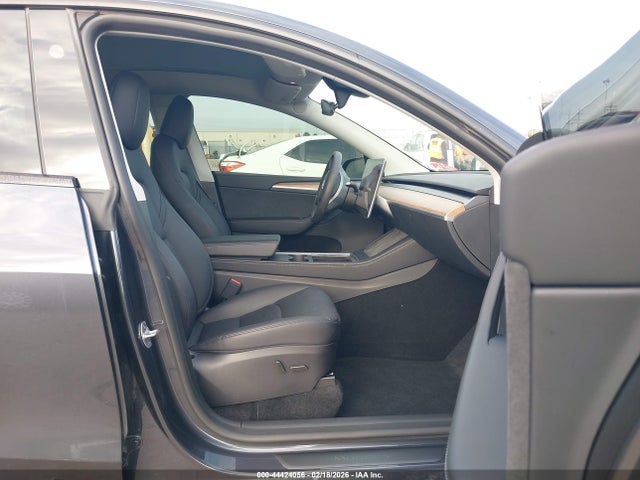 2025 TESLA MODEL Y 7SAYGDED0SA353733 Photo 4