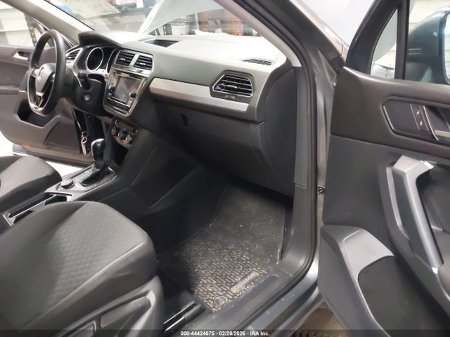 3VV0B7AX6JM016055 Volkswagen Tiguan 2.0t S