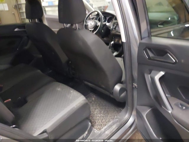 3VV0B7AX6JM016055 Volkswagen Tiguan 2.0t S