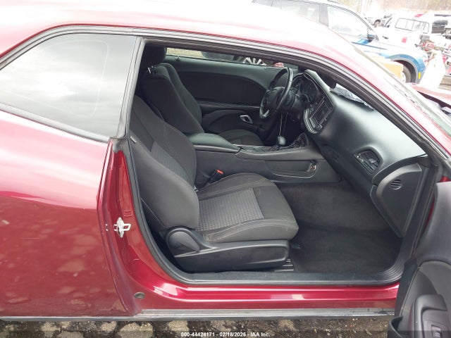 44424171 :رقم المزاد ، 2C3CDZAG0JH132789 vin ، 2018 Dodge Challenger Sxt مزاد بيع
