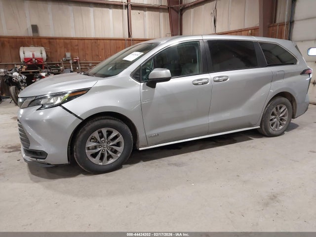 2021 TOYOTA SIENNA 5TDKSKFC8MS036800 Photo 1