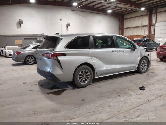 2021 TOYOTA SIENNA 5TDKSKFC8MS036800 Photo 3