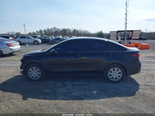 44424248 :رقم المزاد ، 3KPA24AD9NE455242 vin ، 2022 Kia Rio S مزاد بيع