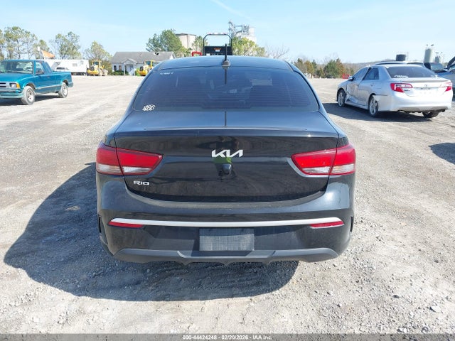44424248 :رقم المزاد ، 3KPA24AD9NE455242 vin ، 2022 Kia Rio S مزاد بيع