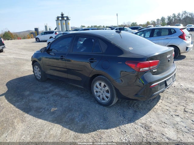 44424248 :رقم المزاد ، 3KPA24AD9NE455242 vin ، 2022 Kia Rio S مزاد بيع