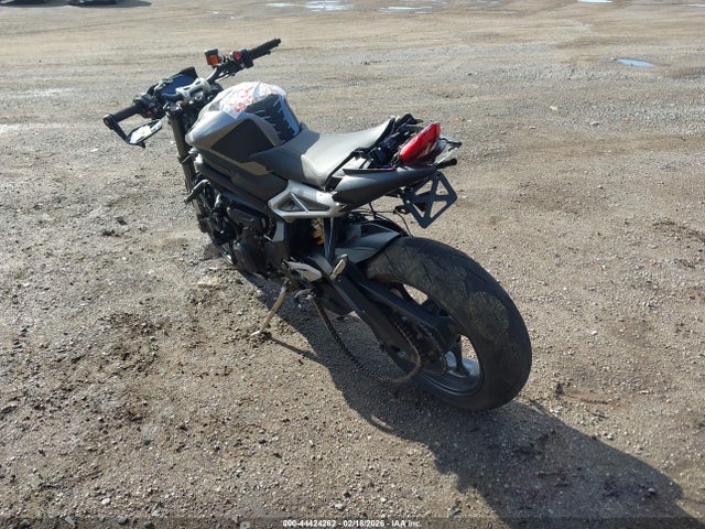 2024 TRIUMPH MOTORCYCLE STREET TRIPLE SMTA614K7RTBP2403 Photo 2