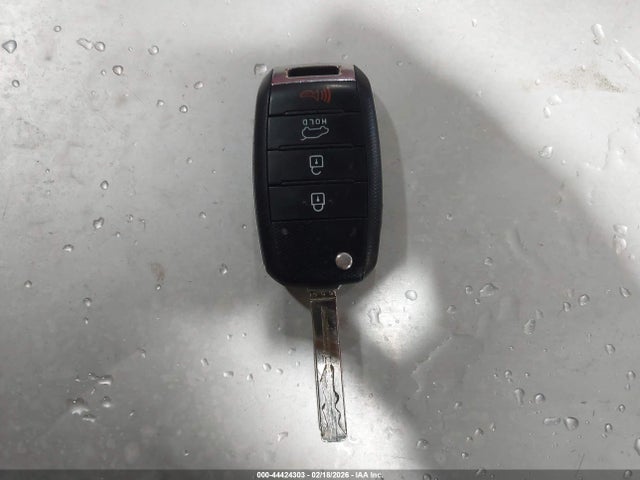 5XYKTDA78FG558006 KIA Sorento Lx V6