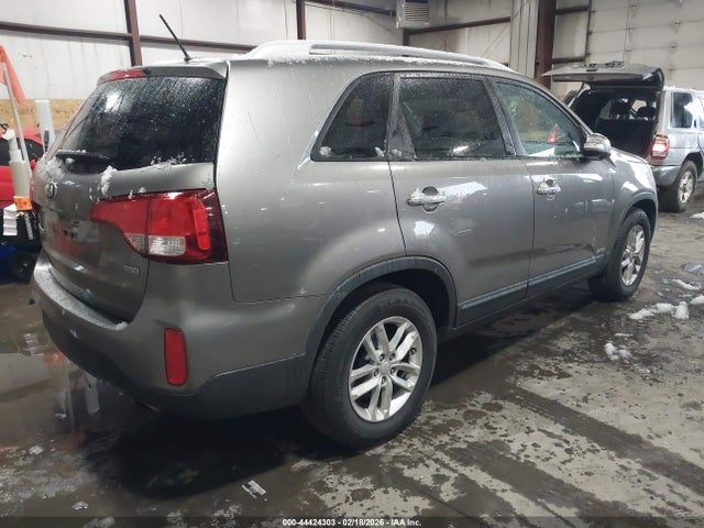 5XYKTDA78FG558006 KIA Sorento Lx V6