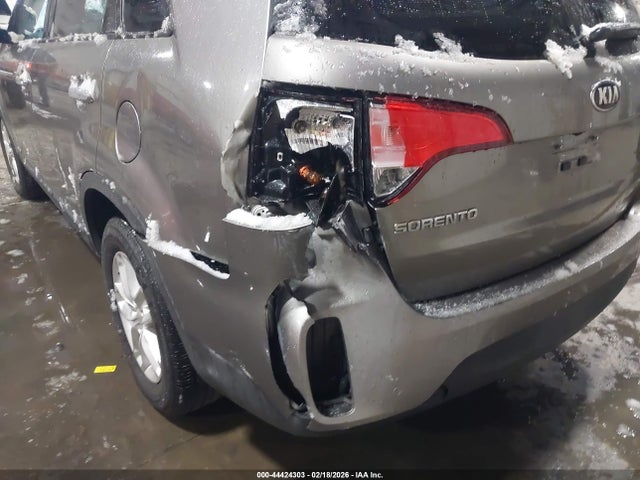 5XYKTDA78FG558006 KIA Sorento Lx V6