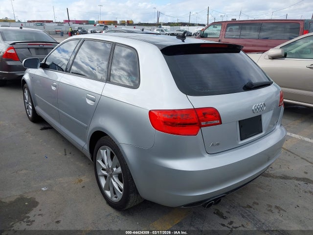 2012 AUDI A3 WAUBEAFM3CA110191 Photo 2