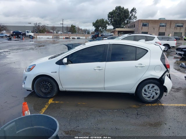 Toyota Prius C One 2016 JTDKDTB32G1134101 Image 14