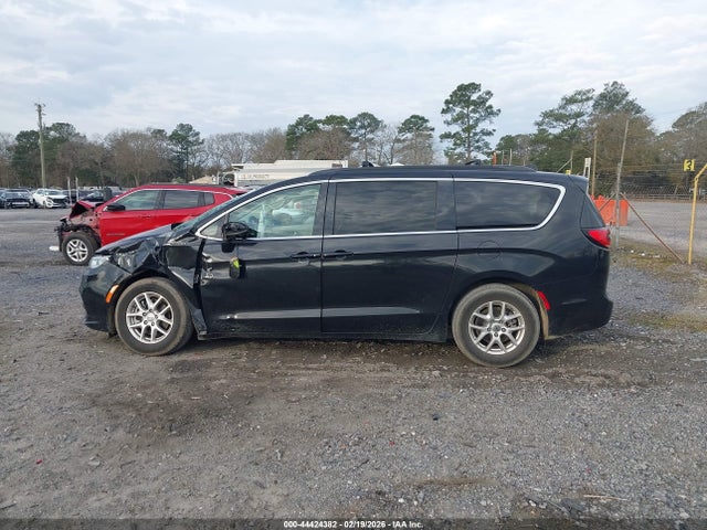 Продажа на аукционе авто 2022 Chrysler Pacifica Touring L, vin: 2C4RC1BG2NR198284, номер лота: 44424382