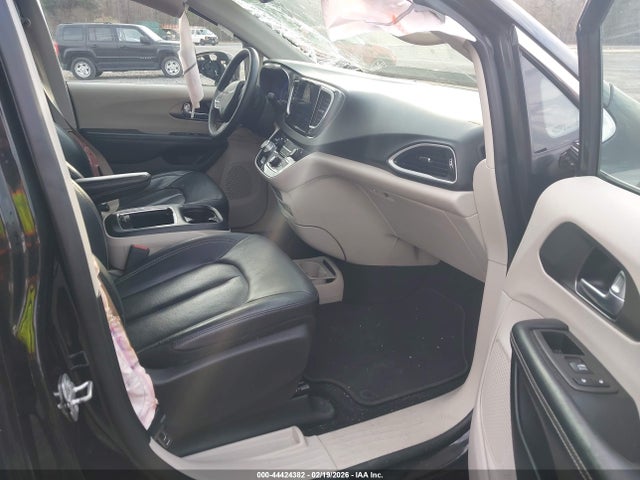 Продажа на аукционе авто 2022 Chrysler Pacifica Touring L, vin: 2C4RC1BG2NR198284, номер лота: 44424382