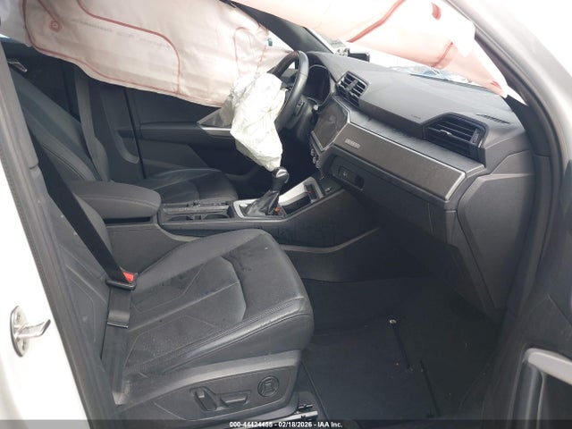 2023 AUDI Q3 WA1DECF3XP1121963 Photo 4