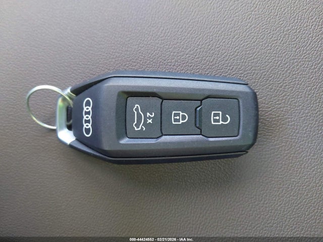 Продаж на аукціоні авто 2025 Audi Q6 E-tron Premium Quattro, vin: WA114BGF5SA020167, номер лоту: 44424552