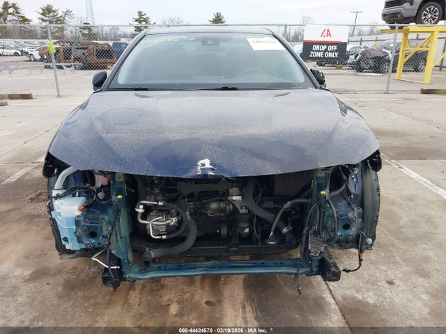 4T1C11BK7MU027818 Toyota Camry Le Awd