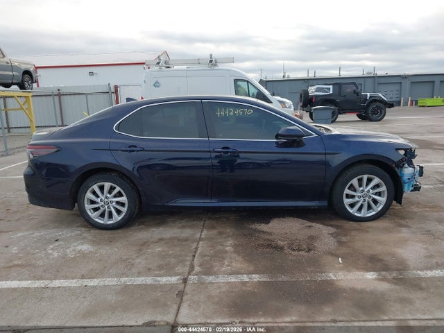4T1C11BK7MU027818 Toyota Camry Le Awd