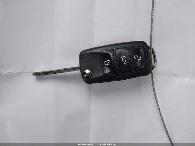 3VW517AT7GM804546 Volkswagen Beetle 1.8t S