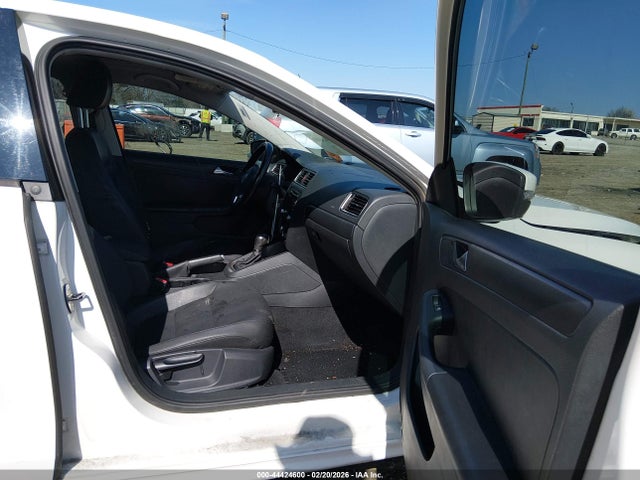2012 Volkswagen Jetta 2.5l Se მანქანა იყიდება აუქციონზე, vin: 3VWDX7AJ7CM335347, აუქციონის ნომერი: 44424600