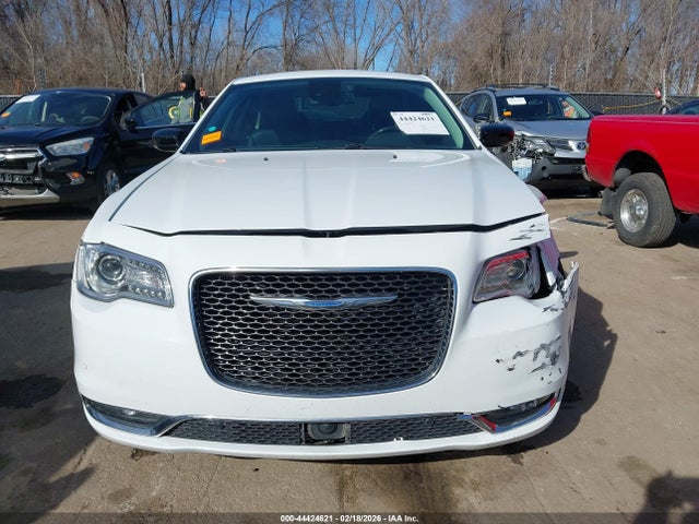 Продажа на аукционе авто 2017 Chrysler 300c, vin: 2C3CCAEG6HH570323, номер лота: 44424621