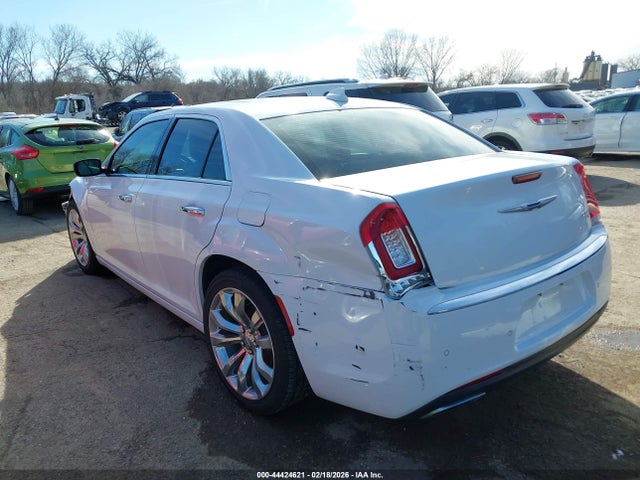 2017 CHRYSLER 300C 2C3CCAEG6HH570323 Photo 2