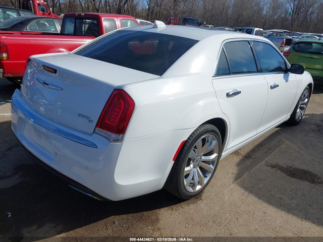 2017 CHRYSLER 300C 2C3CCAEG6HH570323 Photo 3
