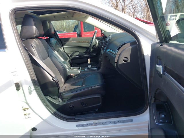 2017 CHRYSLER 300C 2C3CCAEG6HH570323 Photo 4