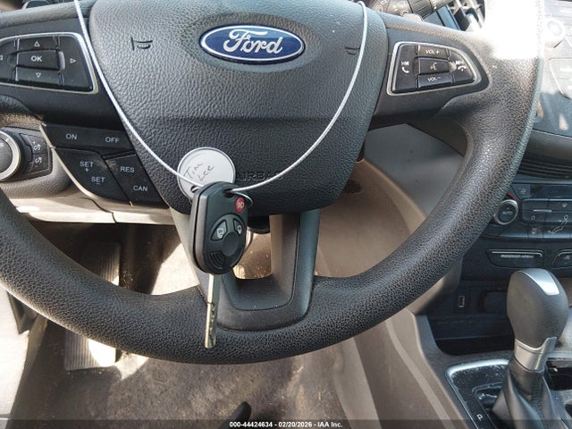 1FMCU9G98HUA15937 Ford ESCAPE SE