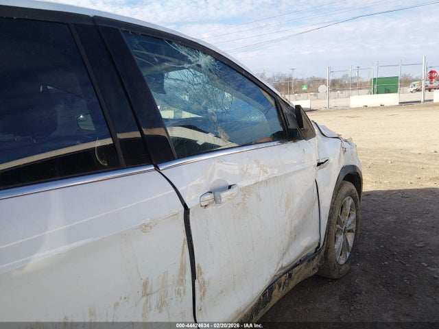 1FMCU9G98HUA15937 Ford ESCAPE SE