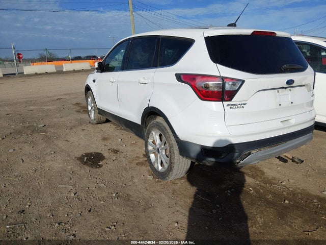 1FMCU9G98HUA15937 Ford ESCAPE SE