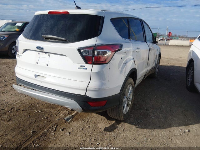 1FMCU9G98HUA15937 Ford ESCAPE SE