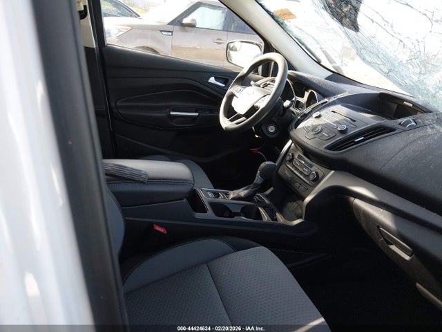 1FMCU9G98HUA15937 Ford ESCAPE SE
