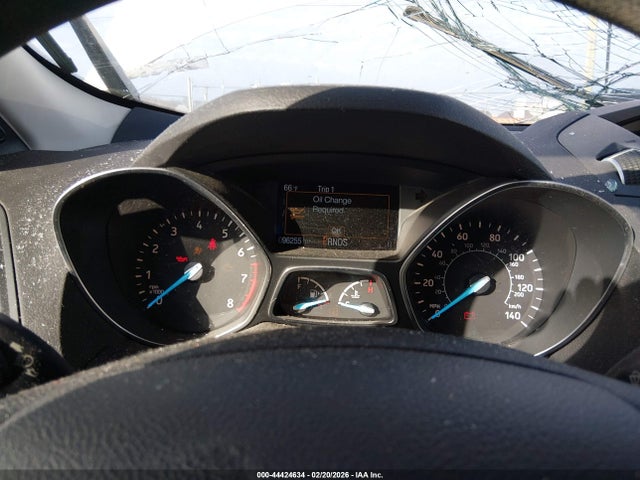 1FMCU9G98HUA15937 Ford ESCAPE SE