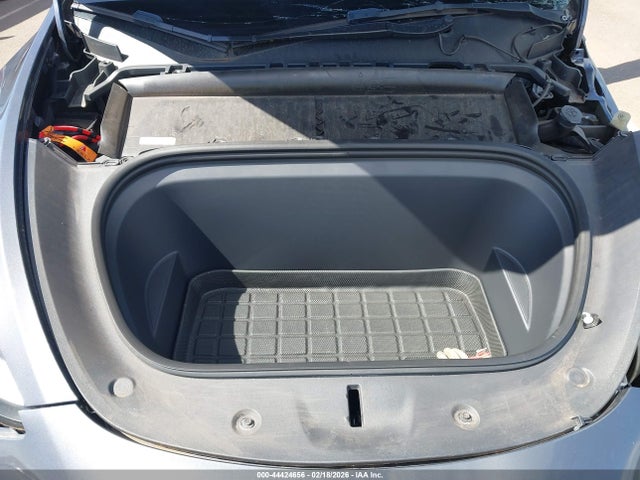 2022 Tesla Model Y Long Range Dual Motor All-wheel Drive მანქანა იყიდება აუქციონზე, vin: 7SAYGDEE1NF454652, აუქციონის ნომერი: 44424656