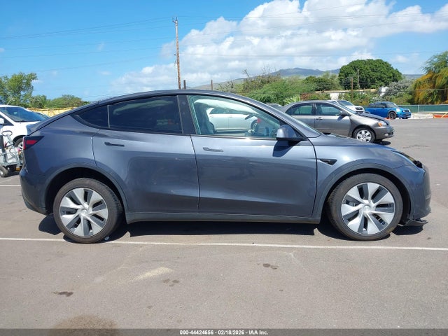 2022 Tesla Model Y Long Range Dual Motor All-wheel Drive მანქანა იყიდება აუქციონზე, vin: 7SAYGDEE1NF454652, აუქციონის ნომერი: 44424656